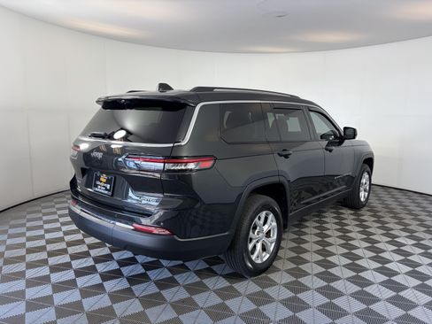 Used 2023 Jeep Grand Cherokee L Limited w/ Luxury Tech Group II AWD/4WD image 11