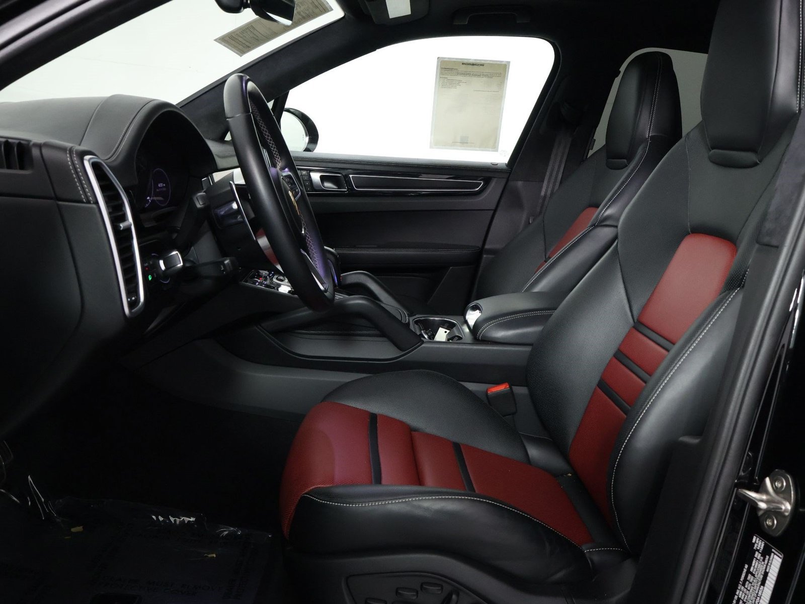 Certified 2023 Porsche Cayenne GTS AWD/4WD image 5