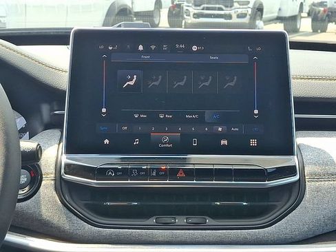 New 2026 Jeep Compass Latitude AWD/4WD image 8