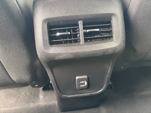 Used 2020 Chevrolet Equinox LT image 19