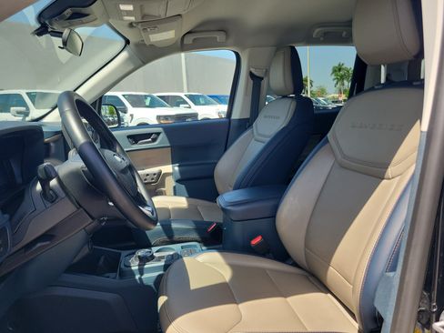 Used 2025 Ford Maverick Lariat w/ 4K Tow Package AWD/4WD image 12
