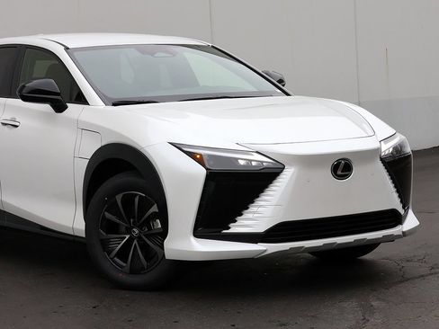 New 2026 Lexus RZ 350e 2WD w/ Accessory Package (2T) image 2