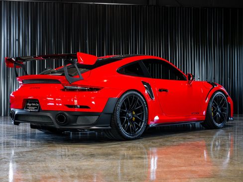 Used 2018 Porsche 911 GT2 RS RWD image 8