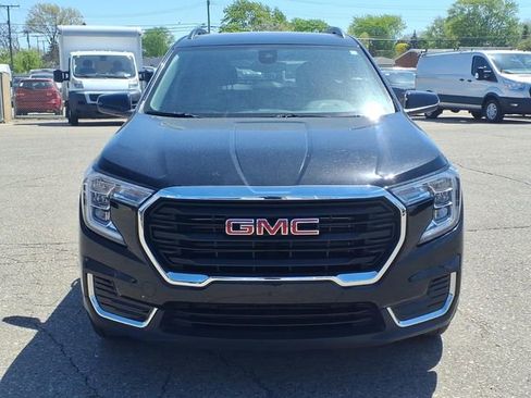 Used 2023 GMC Terrain SLE w/ Driver Convenience Package AWD/4WD image 2