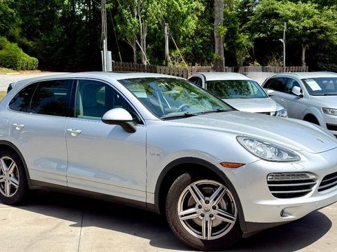 Used 2011 Porsche Cayenne S AWD/4WD image 2