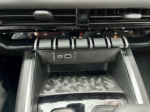 New 2026 GMC Canyon Elevation image 21