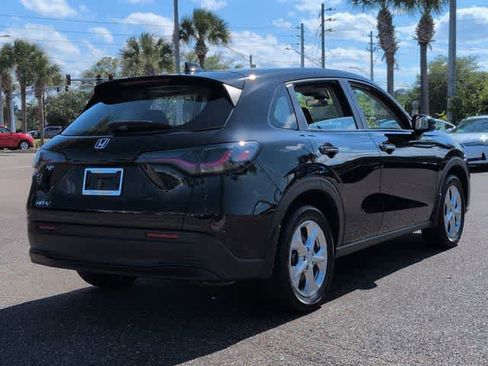 Used 2023 Honda HR-V LX image 8