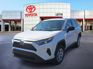 Used 2023 Toyota RAV4 LE video 1