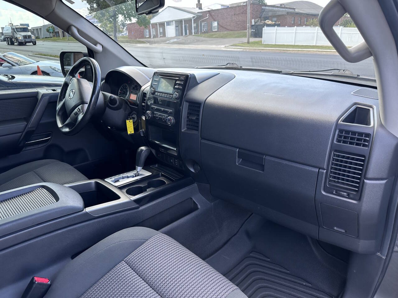 Used 2014 Nissan Titan SV w/ SV Value Truck Package AWD/4WD image 10