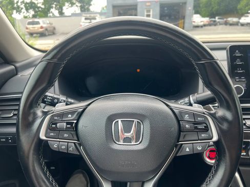 Used 2021 Honda Accord Touring image 19