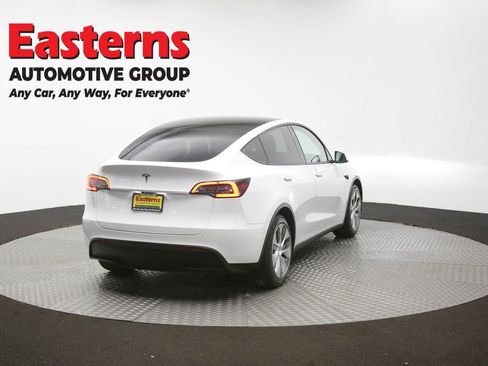 Used 2022 Tesla Model Y Long Range AWD/4WD image 34