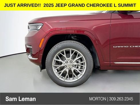 New 2025 Jeep Grand Cherokee L Summit w/ Luxury Tech Group V image 33