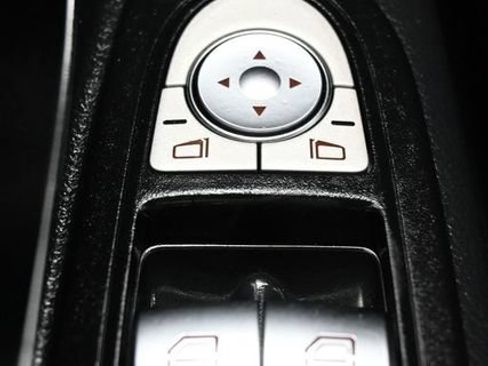 Used 2020 Mercedes-Benz Metris Passenger image 25