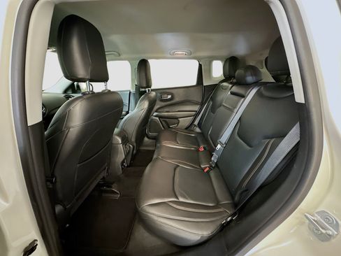 Used 2018 Jeep Compass Limited image 28