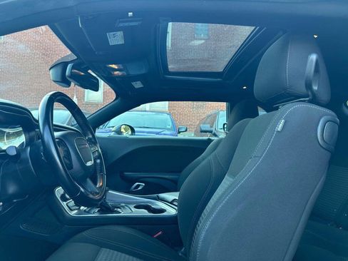 Used 2021 Dodge Challenger SXT w/ Driver Convenience Group image 19