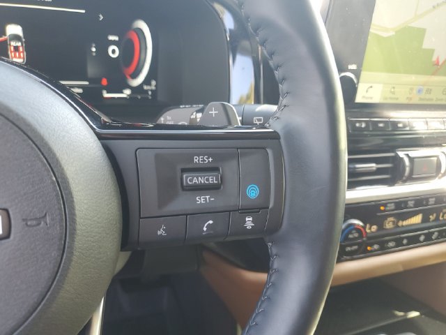 Used 2024 Nissan Pathfinder Platinum AWD/4WD image 17