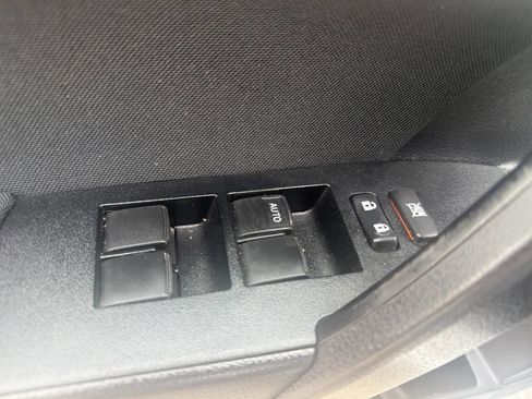 Used 2014 Toyota Corolla LE FWD image 23