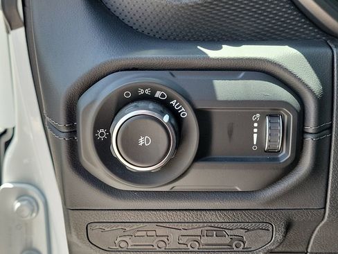 Used 2024 Jeep Wrangler Unlimited Rubicon AWD/4WD image 37