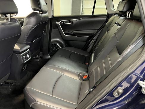 Used 2021 Toyota RAV4 XLE Premium image 25