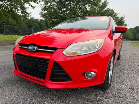 Used 2012 Ford Focus SE FWD image 1