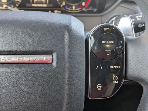 Used 2018 Land Rover Range Rover Velar R-Dynamic SE image 20