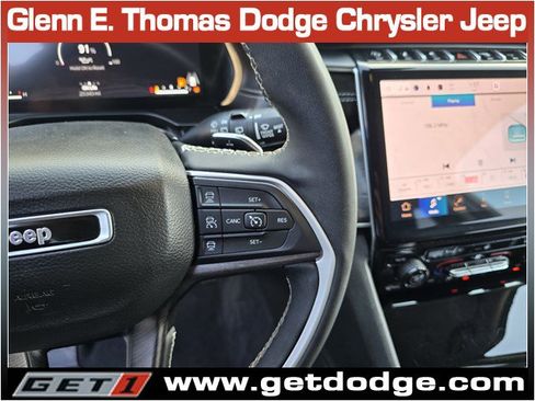 Used 2023 Jeep Grand Cherokee Limited w/ Black Appearance Package image 19