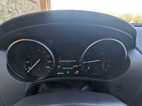 Used 2017 Jaguar F-PACE Prestige image 14