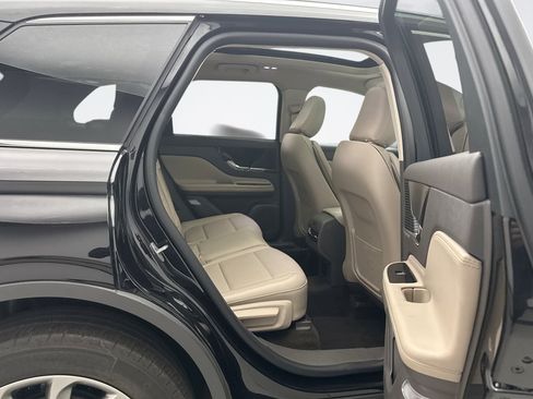 Used 2022 Lincoln Corsair AWD w/ Premium Package image 19