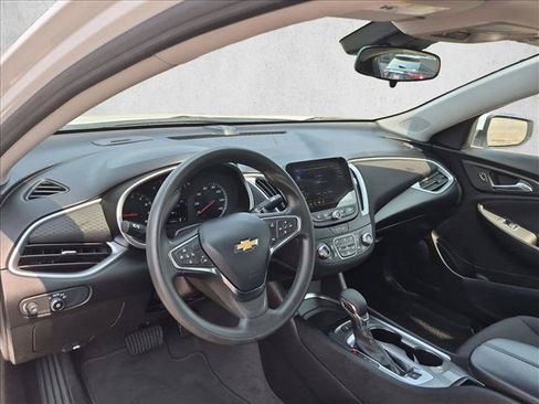 Used 2024 Chevrolet Malibu LT FWD image 9