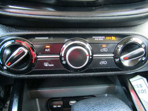 Used 2023 Kia Soul LX w/ Option Group 015 FWD image 19