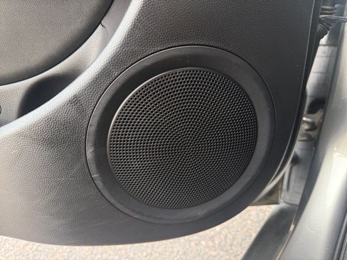 Used 2016 Kia Soul + FWD image 25