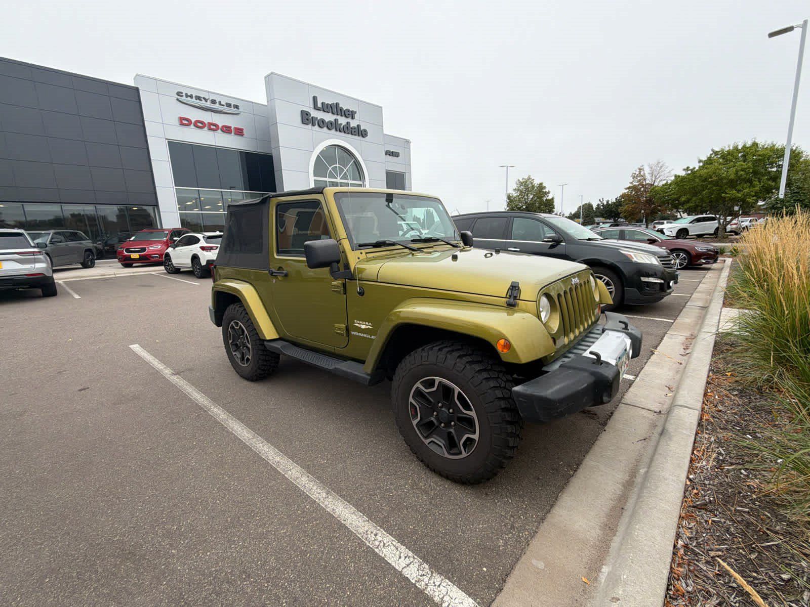 Used 2008 Jeep Wrangler Sahara AWD/4WD image 2