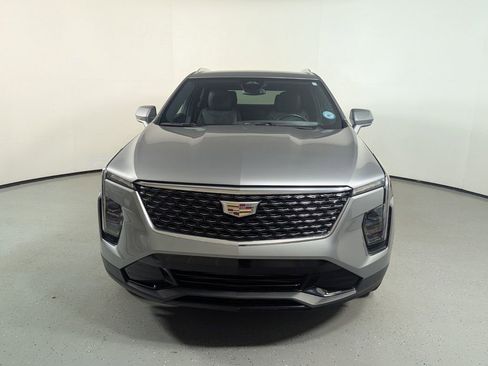 Used 2024 Cadillac XT4 Premium Luxury FWD image 2