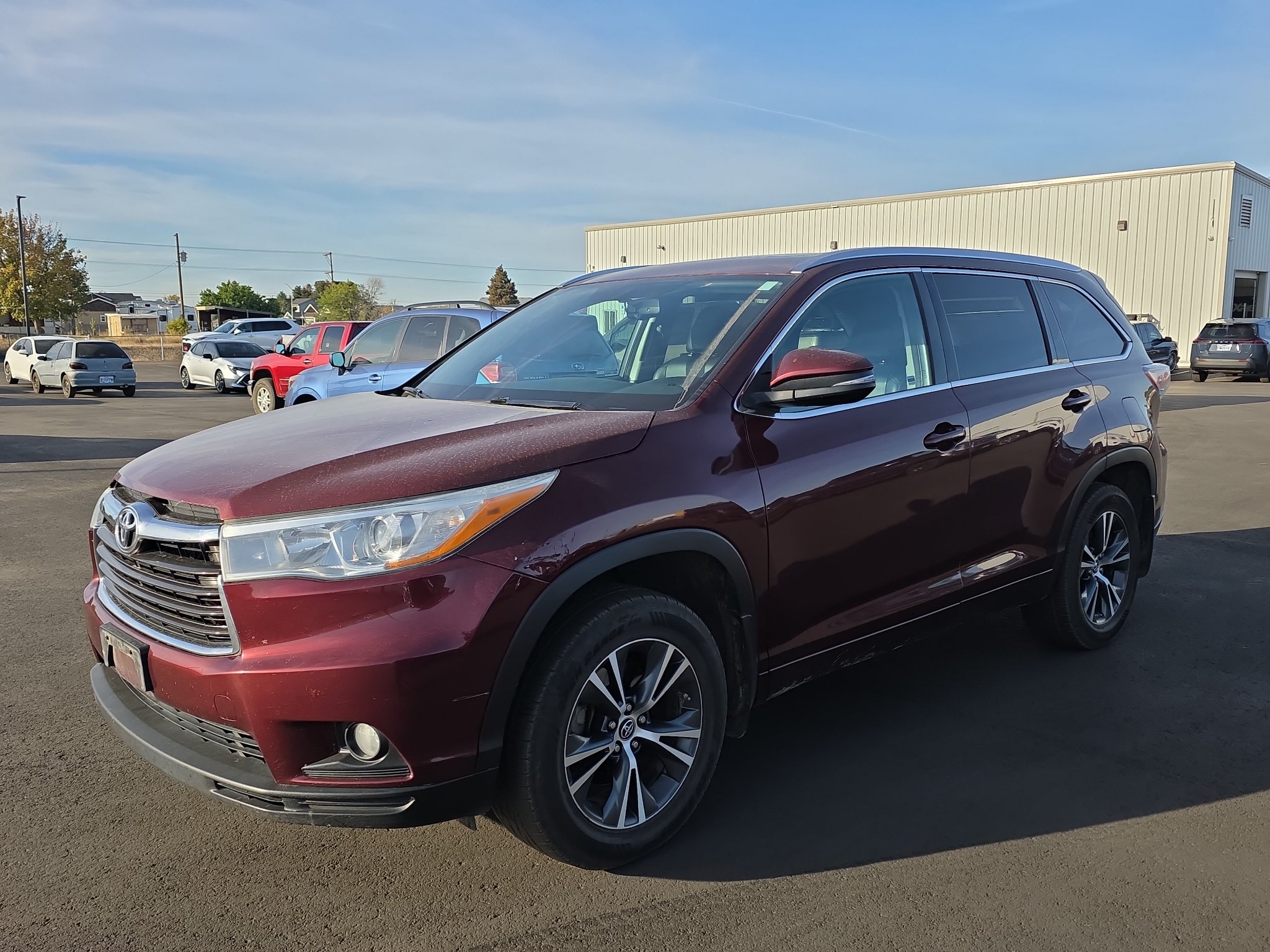 Used 2016 Toyota Highlander XLE AWD/4WD image 3
