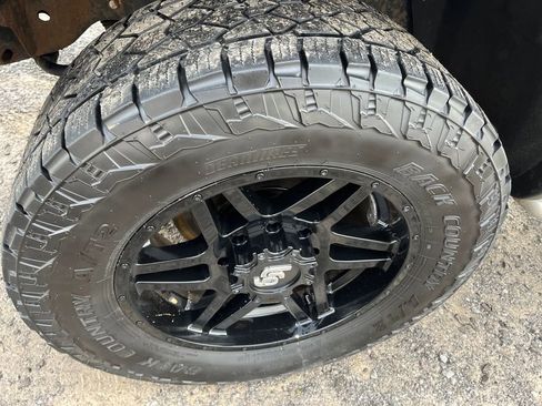 Used 2015 Ford F250 XLT w/ Snow Plow Prep Package image 10