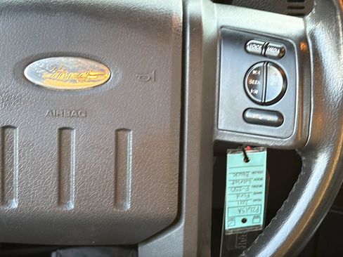 Used 2011 Ford F250 Lariat w/ Lariat Interior Pkg AWD/4WD image 15