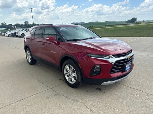 Used 2019 Chevrolet Blazer LT w/ Sound & Technology Package FWD image 3