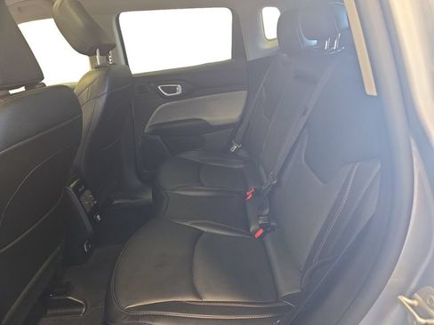 Used 2022 Jeep Compass Latitude w/ Sun and Sound Group AWD/4WD image 25