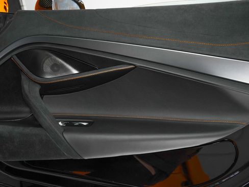 Used 2024 McLaren 750S Spider image 36