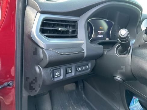 Certified 2023 GMC Acadia SLT w/ Technology Package image 31