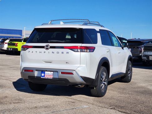 New 2025 Nissan Pathfinder SL image 3