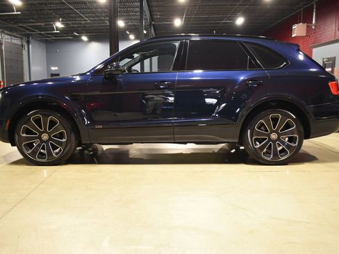 Used 2020 Bentley Bentayga Design Series image 7