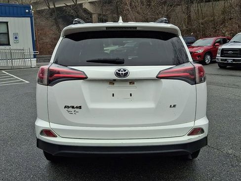 Used 2017 Toyota RAV4 LE w/ Carpet Mat Package image 7
