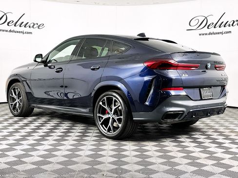 Used 2022 BMW X6 M50i AWD/4WD image 4