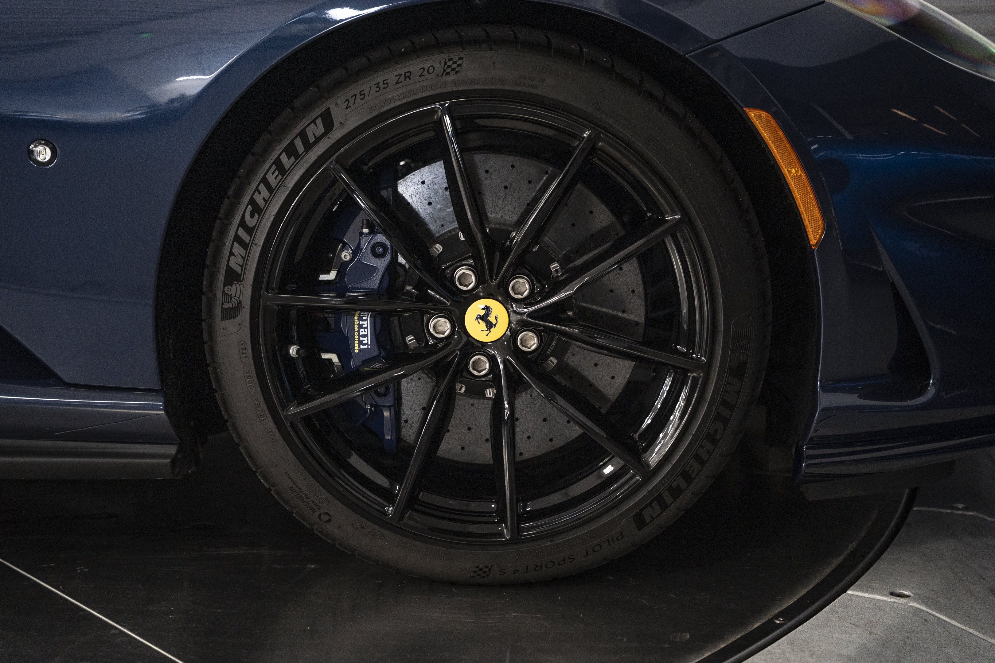 Used 2021 Ferrari 812 GTS RWD image 21