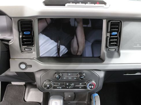 Used 2024 Ford Bronco Black Diamond AWD/4WD image 17