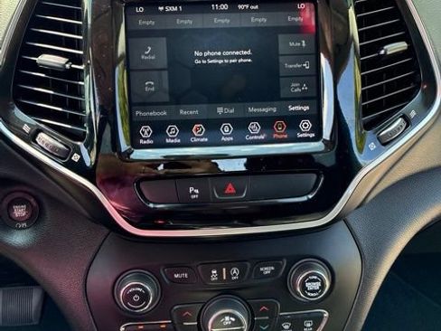 Used 2020 Jeep Cherokee Limited AWD/4WD image 10