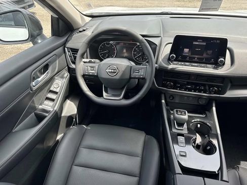 New 2026 Nissan Rogue SV FWD image 18