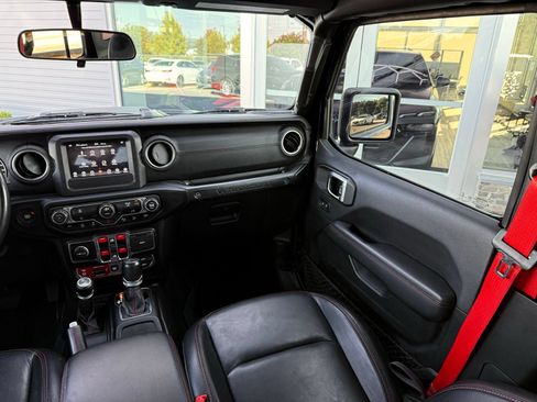 Used 2020 Jeep Wrangler Unlimited Rubicon w/ Quick Order Package 28Y Recon AWD/4WD image 33