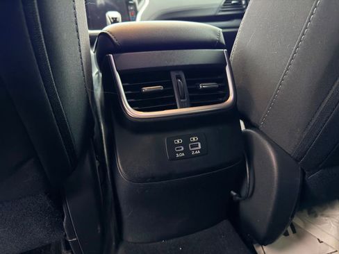 Used 2024 Subaru Outback Premium AWD/4WD image 25